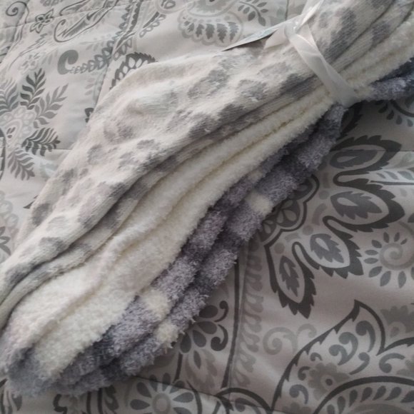 Fluffy Socks 3 Pairs - Picture 2 of 2